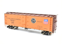 Load image into Gallery viewer, HO Brass CON CIL - Challenger Imports PFE - Pacific Fruit Express R-40-25 Refrigerator Car FP #2600 koi
