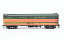 Load image into Gallery viewer, O Brass Sunset Models Third Rail GN - Great Northern REA - Railway Express Agency 54' Reefer Factory Painted No. 2249

