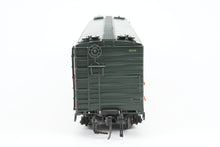 Load image into Gallery viewer, O Brass Sunset Models Third Rail GN - Great Northern REA - Railway Express Agency 54' Reefer Factory Painted No. 2249
