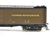 Load image into Gallery viewer, HO Brass WP Car Corp. PFE - Pacific Fruit Express Express Reefer 1950 Factory Painted
