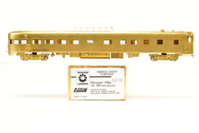 Load image into Gallery viewer, HO Brass Oriental Limited NP - Northern Pacific North Coast Limited Sleeper Observation #390 w/o Skirts
