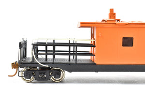 HO Brass OMI - Overland Models, Inc. MILW - Milwaukee Road Bay Window Long Caboose Pro-Painted