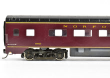 Load image into Gallery viewer, HO Brass Soho N&amp;W - Norfolk and Western Commute Coach Custom Painted #533 REBOXX
