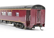 Load image into Gallery viewer, HO Brass Soho N&amp;W - Norfolk and Western Coach #1009 Custom Painted No. 501
