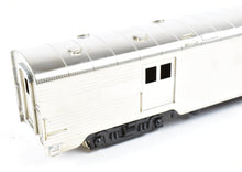 Load image into Gallery viewer, HO Brass Soho ATSF - Santa Fe #3477 Baggage-Dormitory with Step Up Roof
