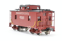 Load image into Gallery viewer, HO Brass Railworks PRR - Pennsylvania Railroad NDa 8-Wheel Caboose Custom Painted No. 476815
