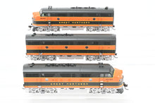 Load image into Gallery viewer, HO Athearn Genesis GN - Great Northern EMD F3-A/F3-B/F3-A Phase II Passenger Set Factory Decorated &quot;Empire Builder&quot; Scheme

