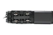 Load image into Gallery viewer, HO Atlas Master Series BN - Burlington Northern EMD GP38 No. 2175 w/ DCC
