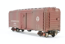 Load image into Gallery viewer, HO Brass Railworks PRR - Pennsylvania Railroad X-31 40' Round Roof Box Car Custom Painted &amp; Weathered No. 688808
