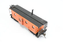 Load image into Gallery viewer, HO Brass NPP - Nickel Plate Products MILW - Milwaukee Road Bay Window Caboose Custom Painted No. 992012
