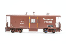 Load image into Gallery viewer, HO Brass OMI - Overland Models, Inc. SP - Southern Pacific C 50-9 Bay Window Caboose #4700-4774 Factory Painted No. 4742 MISSING ONE WINDOW SCREEN
