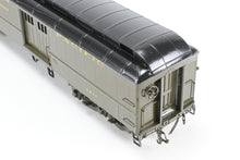 Load image into Gallery viewer, HO Brass W&amp;R Enterprises NP - Northern Pacific Baggage Car Nos. 1500 - 1515 Custom Painted Pullman Green No. 1511 REBOXX
