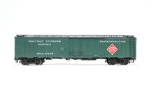 Load image into Gallery viewer, O Brass PSC - Precision Scale Co. REA - Railway Express Agency 50&#39; Ice Reefer Custom Painted No. 6435
