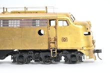 Load image into Gallery viewer, O Brass OMI - Overland Models, Inc PRR - Pennsylvania Railroad EMD E8A with Antenna RUNS POORLY AS-IS
