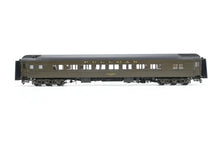 Load image into Gallery viewer, HO Brass W&amp;R Enterprises NP - Northern Pacific Pullman 16-Section Tourist Sleeper 4000 Series Factory Painted Pullman Green No. 4134
