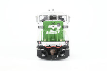 Load image into Gallery viewer, HO Athearn Genesis BN - Burlington Northern EMD SD60M "Tri-Clops" FP No.9213 w/ Tsunami2 DCC &amp; Sound

