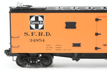 Load image into Gallery viewer, Gauge 1 - 1:32nd Scale Brass Row &amp; Company ATSF - Santa Fe SFRD RR-27/33 Refrigerator Car, Factory Painted "El Capitan", No. 34854
