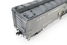 Load image into Gallery viewer, O Brass PSC - Precision Scale Co. REA - Railway Express Agency 50&#39; Ice Reefer Custom Painted No. 6100
