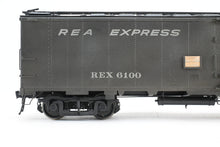 Load image into Gallery viewer, O Brass PSC - Precision Scale Co. REA - Railway Express Agency 50&#39; Ice Reefer Custom Painted No. 6100
