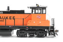 Load image into Gallery viewer, HO Brass OMI - Overland Models Inc. MILW - Milwaukee Road EMD MP15AC FP  No. 465 2000 Run
