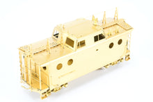 Load image into Gallery viewer, HO Brass Alpha Models PRR - Pennsylvania Railroad N-5C Cabin Car w/ Trainphone Antenna
