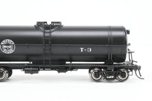 Load image into Gallery viewer, HO Brass DVP - Division Point DM&amp;IR - Duluth Missabe &amp; Iron Range T-3 Water Car Factory Painted
