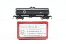 Load image into Gallery viewer, HO Brass DVP - Division Point DM&amp;IR - Duluth Missabe &amp; Iron Range T-2 Water Car Factory Painted
