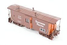 Load image into Gallery viewer, HO Brass OMI - Overland Models, Inc. SP - Southern Pacific C 50-8 Bay Window Caboose #4650-4699 Custom Painted No. 4650
