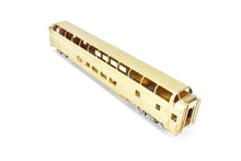 Load image into Gallery viewer, HO Brass Oriental Limited GN - Great Northern Empire 1390 Budd Super Dome Lounge
