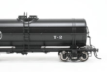 Load image into Gallery viewer, HO Brass DVP - Division Point DM&amp;IR - Duluth Missabe &amp; Iron Range T-2 Water Car Factory Painted
