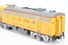 Load image into Gallery viewer, HO Athearn Genesis MILW - Milwaukee Road EMD FP7 Passenger FP No. 104-A
