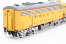Load image into Gallery viewer, HO Athearn Genesis MILW - Milwaukee Road EMD FP7 Passenger FP No. 104-A
