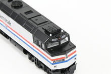 Load image into Gallery viewer, N Kato 176-9003 Amtrak EMD F40PH Phase III No. 334 w/Micro-Trains Line Couplers
