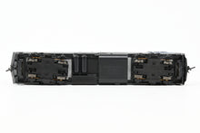 Load image into Gallery viewer, N Kato 176-9003 Amtrak EMD F40PH Phase III No. 334 w/Micro-Trains Line Couplers
