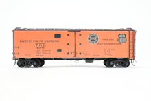 Load image into Gallery viewer, O Brass PSC - Precision Scale Co. PFE - Pacific Fruit Express 40’ Steel Reefer with Wood Roof Walk Circa 1945 CP No. 45681
