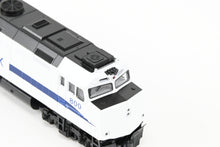 Load image into Gallery viewer, N Kato 176-9005 Metrolink EMD F40PH No. 800
