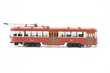 Load image into Gallery viewer, HO Bachmann Spectrum CSL - Chicago Surface Lines Peter Witt Trolley FP No. 6319 DCC On-Board REBOXX
