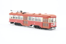 Load image into Gallery viewer, HO Bachmann Spectrum CSL - Chicago Surface Lines Peter Witt Trolley FP No. 6319 DCC On-Board REBOXX
