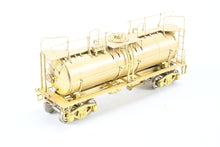 Load image into Gallery viewer, HO Brass Oriental Limited GN - Great Northern Water Car Aux Tender X-927, X-928 &amp; X-929
