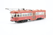 Load image into Gallery viewer, HO Bachmann Spectrum CSL - Chicago Surface Lines Peter Witt Trolley FP No. 6319 DCC On-Board REBOXX
