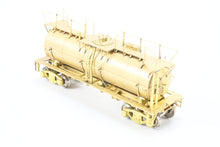 Load image into Gallery viewer, HO Brass Oriental Limited GN - Great Northern Water Car Aux Tender X-927, X-928 &amp; X-929
