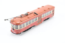 Load image into Gallery viewer, HO Bachmann Spectrum CSL - Chicago Surface Lines Peter Witt Trolley FP No. 6319 DCC On-Board REBOXX
