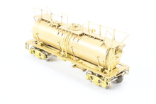Load image into Gallery viewer, HO Brass Oriental Limited GN - Great Northern Water Car Aux Tender X-927, X-928 &amp; X-929
