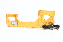 Load image into Gallery viewer, O Scale Atlas "O" Various Roads TTX - Trailer Train Gunderson Stack Car 5-Unit Set FP No. 63252
