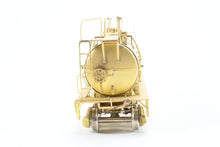 Load image into Gallery viewer, HO Brass Oriental Limited GN - Great Northern Water Car Aux Tender X-927, X-928 &amp; X-929
