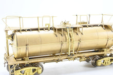 Load image into Gallery viewer, HO Brass Oriental Limited GN - Great Northern Water Car Aux Tender X-927, X-928 &amp; X-929
