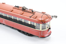 Load image into Gallery viewer, HO Bachmann Spectrum CSL - Chicago Surface Lines Peter Witt Trolley FP No. 6319 DCC On-Board REBOXX
