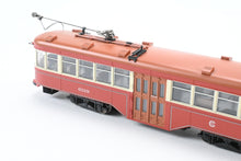 Load image into Gallery viewer, HO Bachmann Spectrum CSL - Chicago Surface Lines Peter Witt Trolley FP No. 6319 DCC On-Board REBOXX
