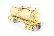 Load image into Gallery viewer, HO Brass Oriental Limited GN - Great Northern Water Car Aux Tender X-927, X-928 &amp; X-929
