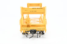 Load image into Gallery viewer, O Scale Atlas "O" Various Roads TTX - Trailer Train Gunderson Stack Car 5-Unit Set FP No. 63252
